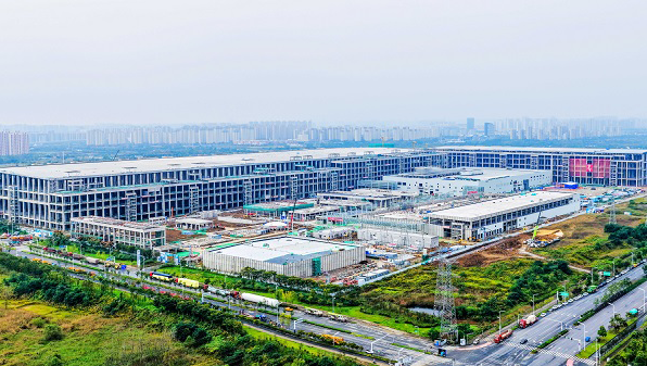 点亮“中国屏”：这一“超级工程”厂区全面封顶！